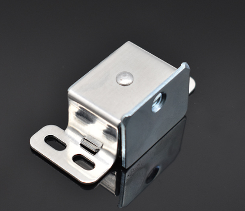 Aluminum alloy magnetic door closer