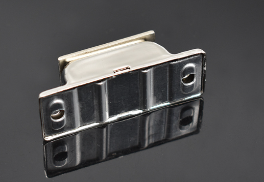 Stainless steel magnetic catch
